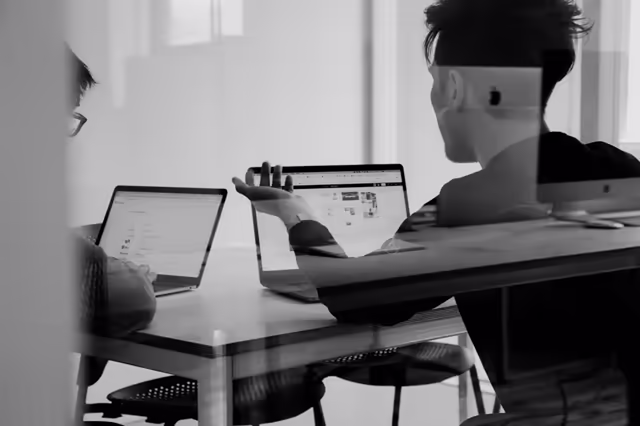 Agentic AI w biznesie: tańsze modele, więcej możliwości
